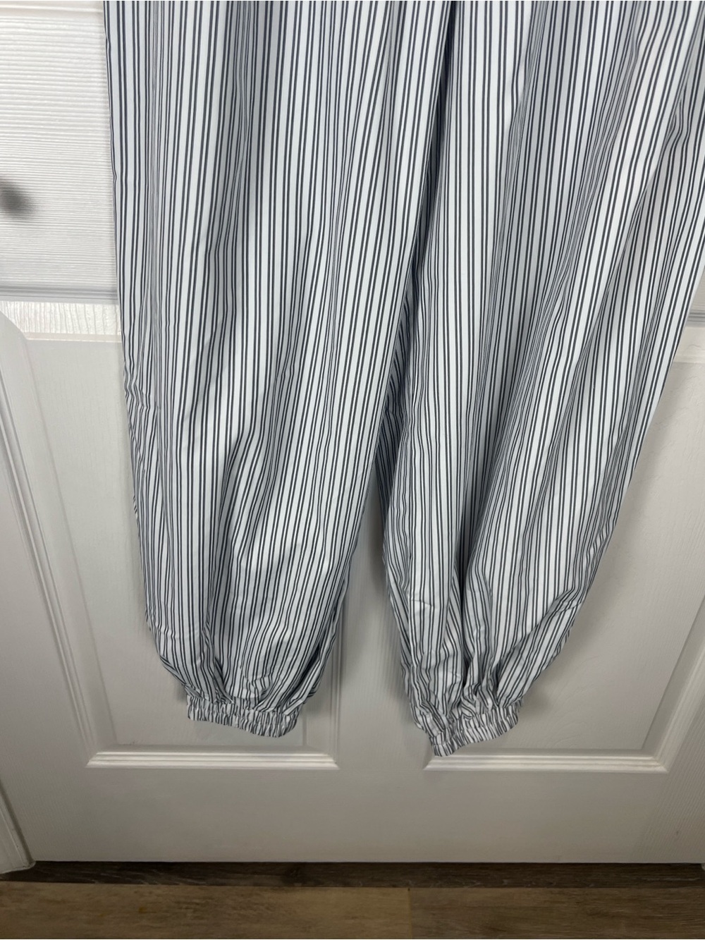 Strawberry Milk Mob white gray stripe pull on balloon pants size Med NWOT - Picture 4 of 6